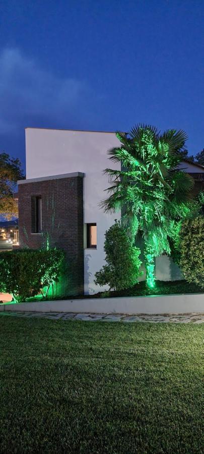 Heaven Luxury Villa Неа-Рода Екстер'єр фото