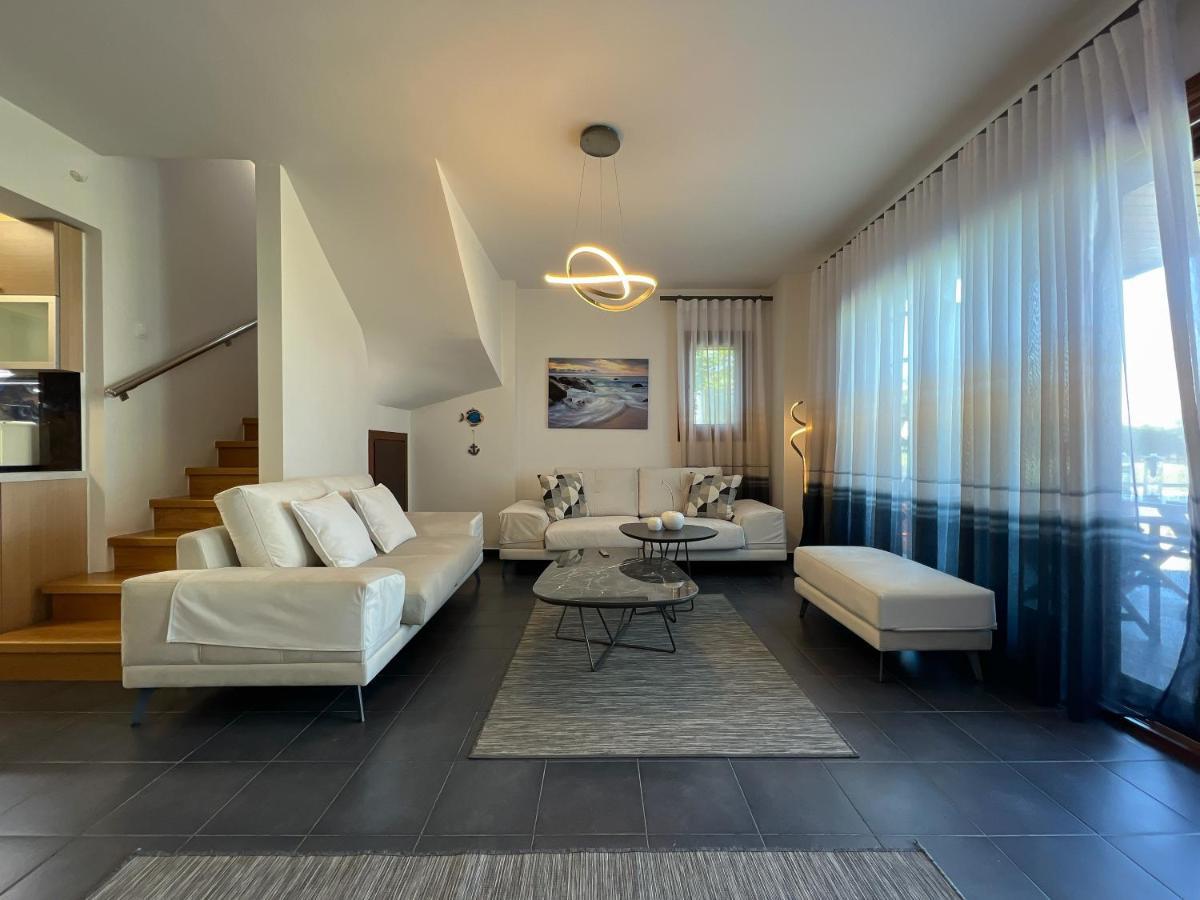 Heaven Luxury Villa Неа-Рода Екстер'єр фото